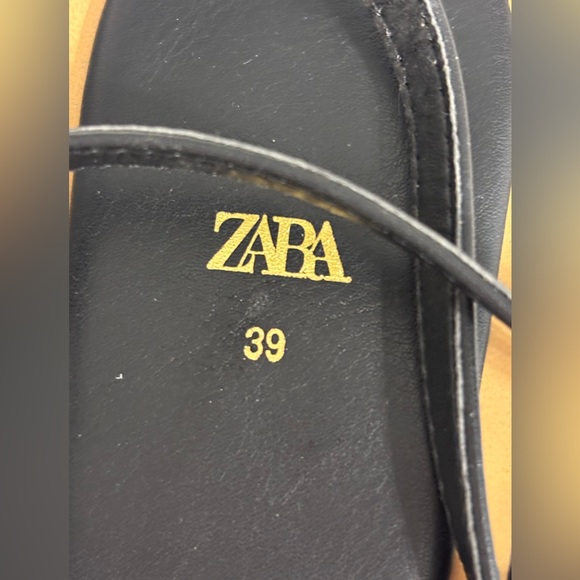 Zara Black Sandals Size 8.5 (Size 39) flat with Gold and Pearl detail - Picture 4 of 9
